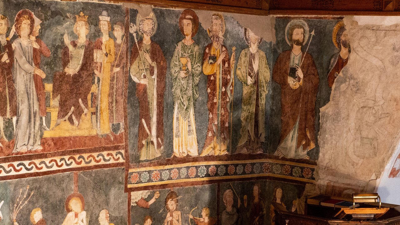Die Nordwand in der Kirche von Waltensburg mit Luzius und Florinus